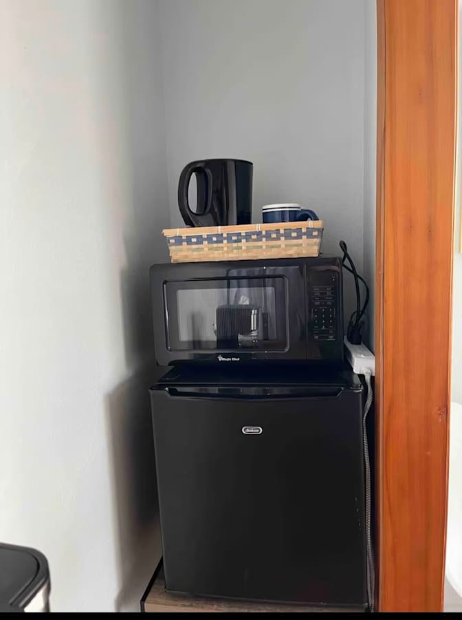Lee's room