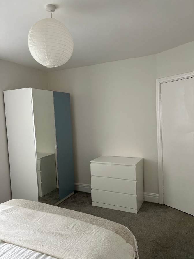 Nas's room