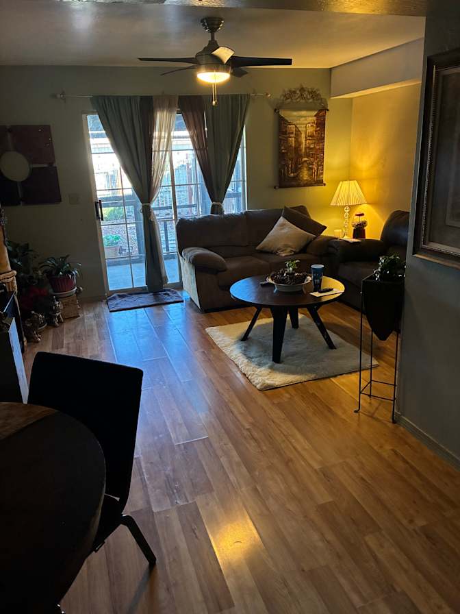Shannon Resendes's room