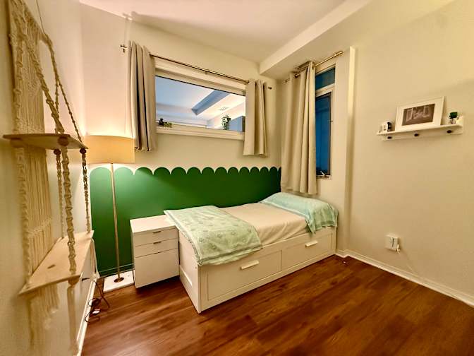 Naveed's room