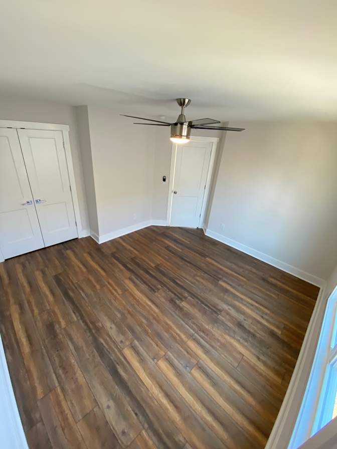 Alcove Rooms's room