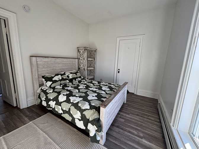 Yang K L's room
