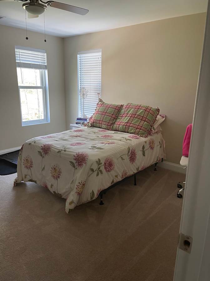 ROOMS IN NORTH BETHESDA MD.'s room