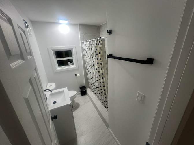 Leslie's room