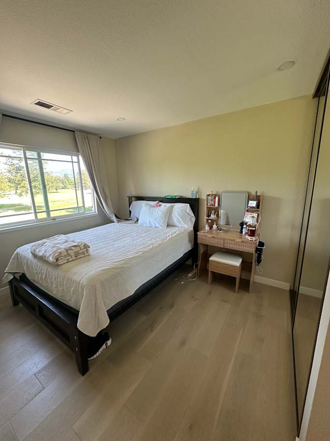 Rose S.'s room