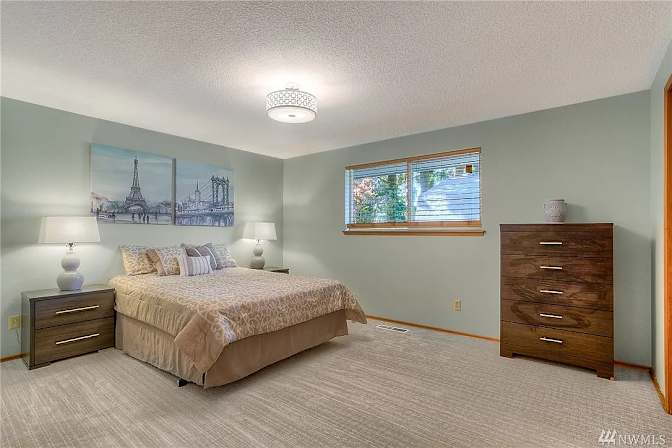 Jenn & Brie's room