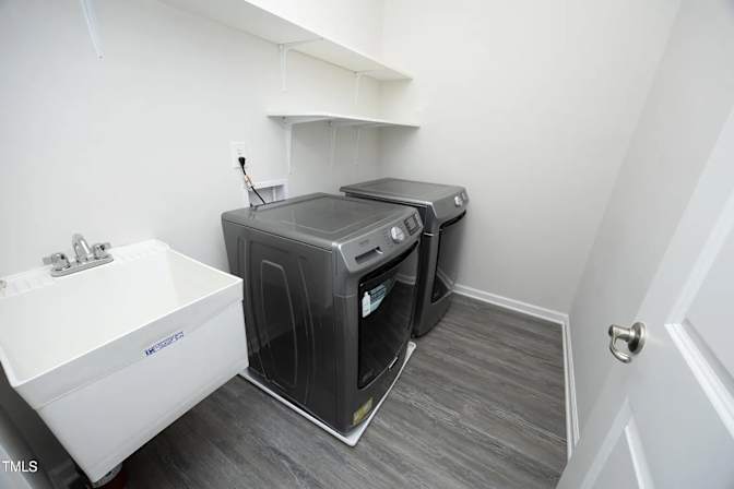 Alcove Rooms's room