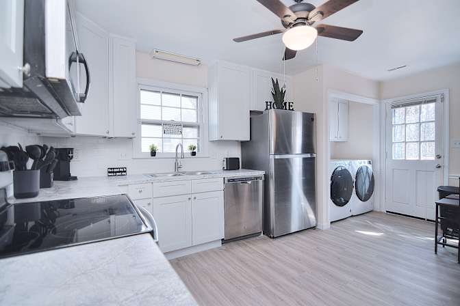 lifedoorrentals's room