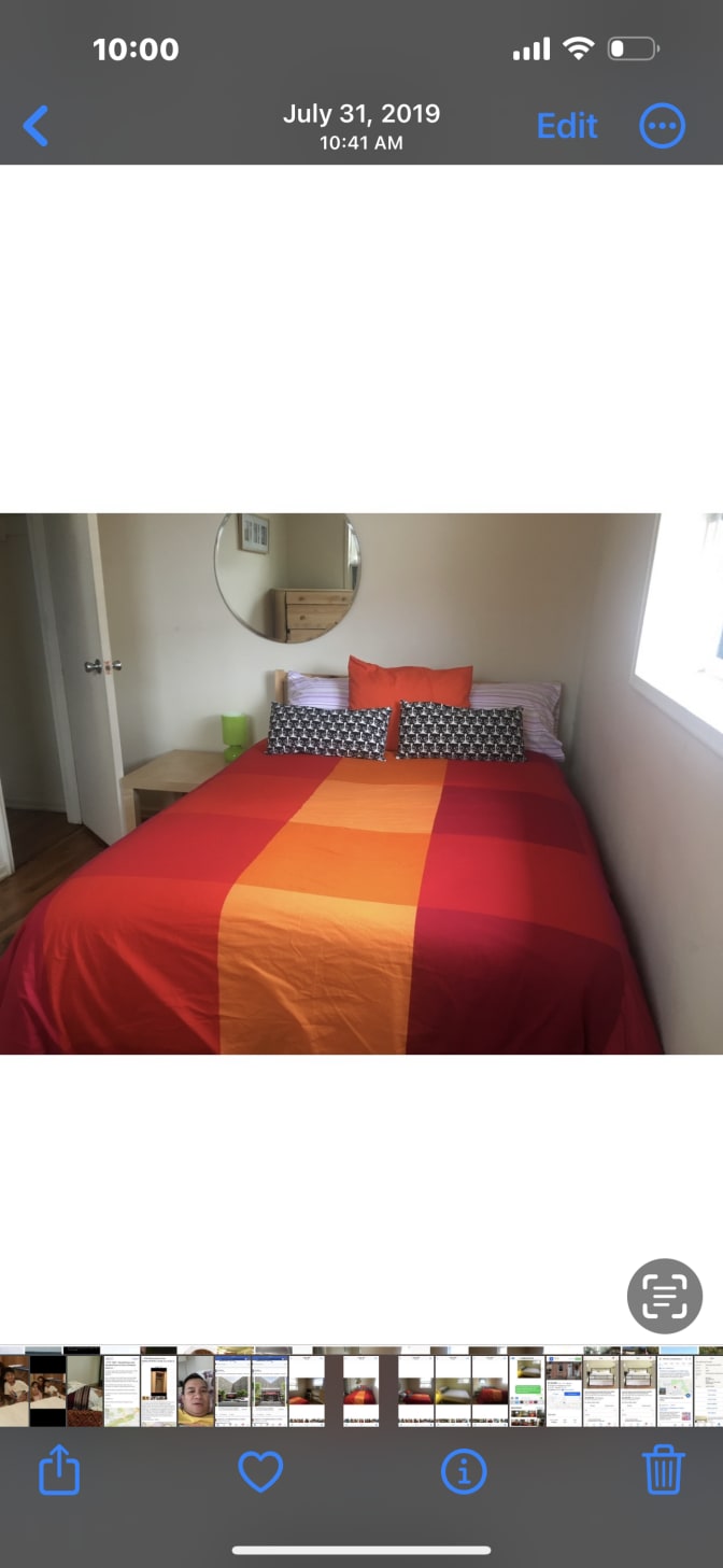 Jeffri's room