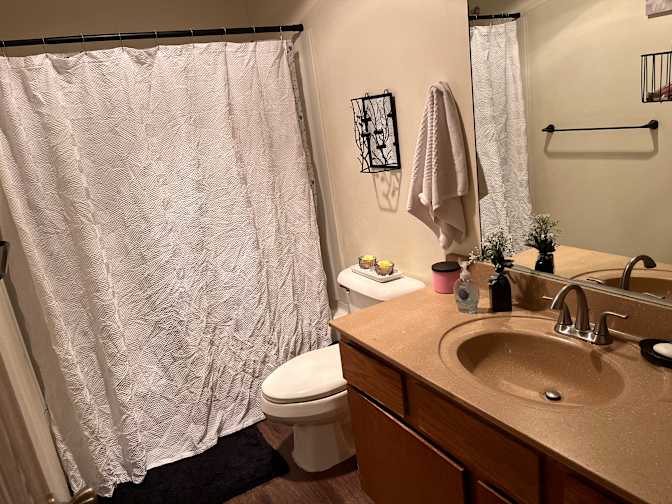 KATHERINE QUINTERO's room