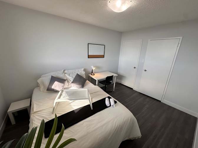 Housingfouryou's room