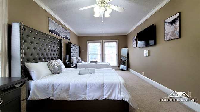 GBU Holdings Group's room