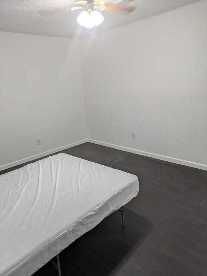Autif's room