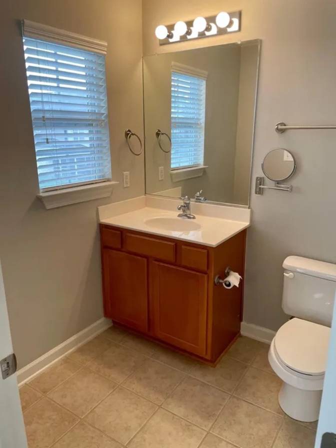 Alcove Rooms's room