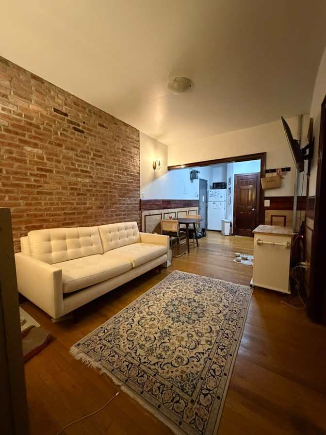 Caroline's room