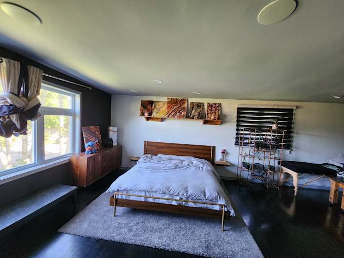 Patrick Vien's room