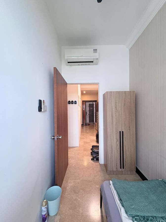 dorielle's room