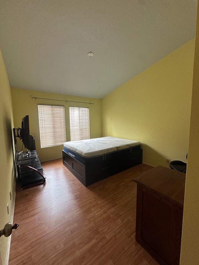 Jazmin's room