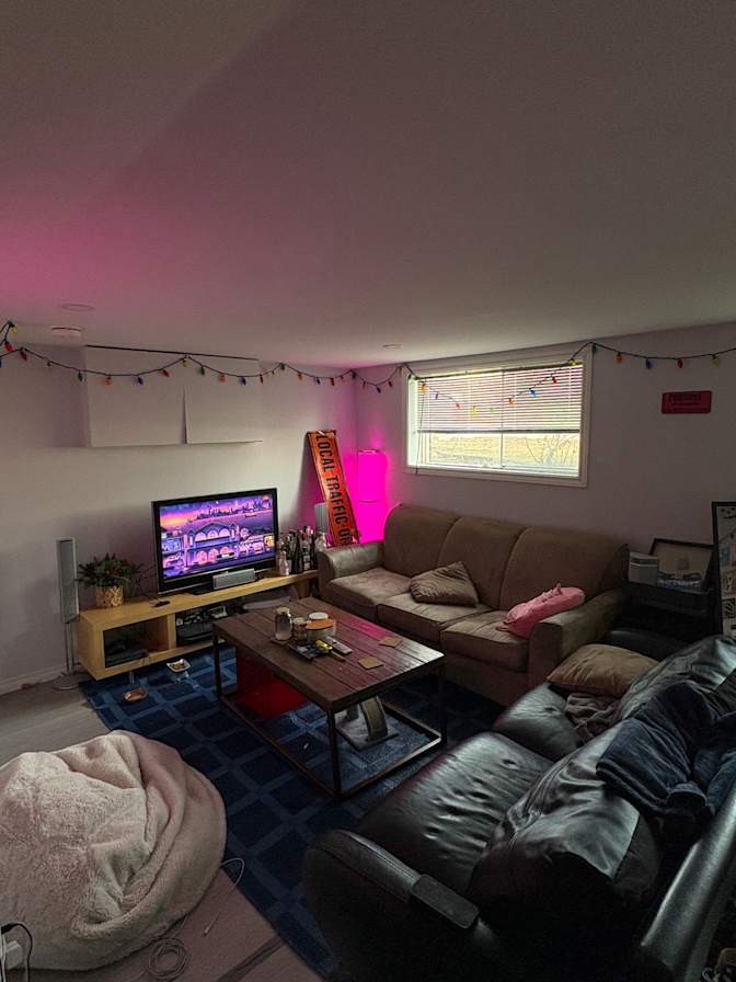 Maximus Ghosh's room