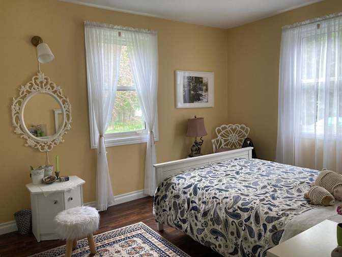 Negin's room