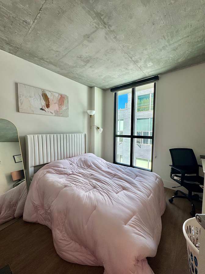 JENNIFER FU's room