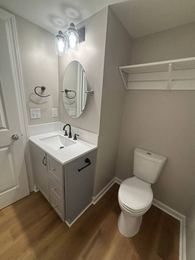 Alcove Rooms's room