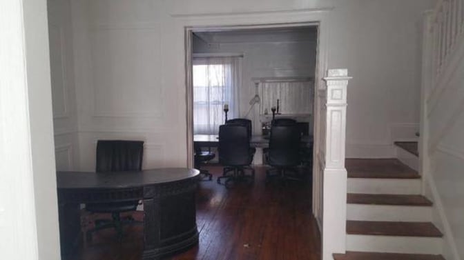 carlos allen's room