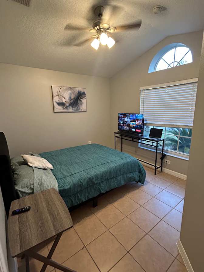 Roberto's room