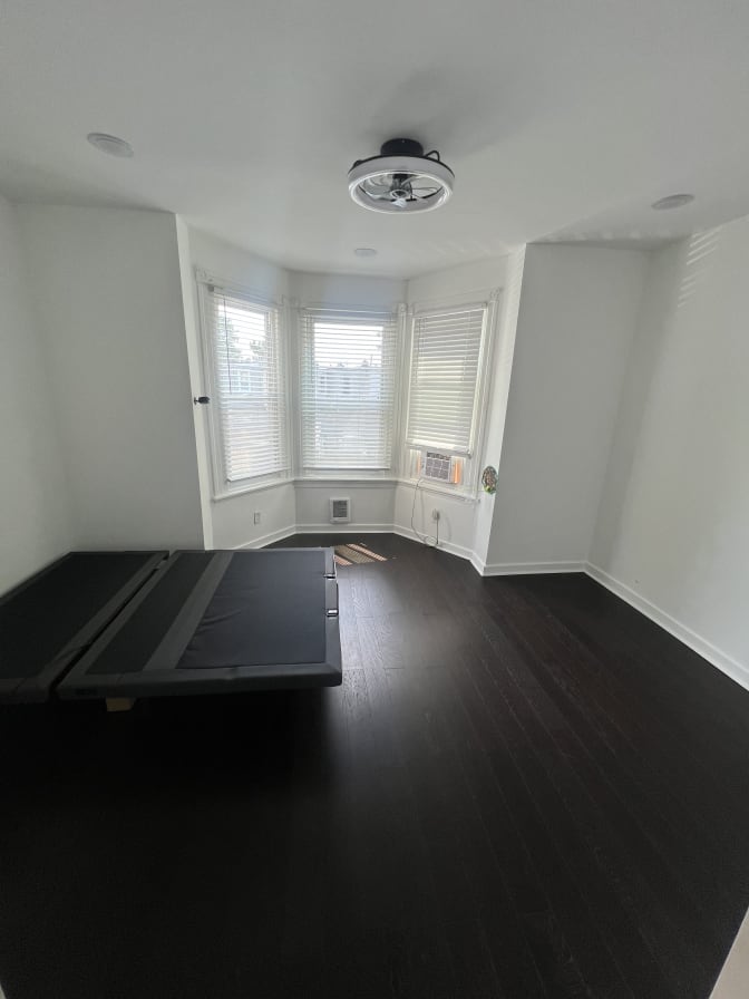 Aamir's room