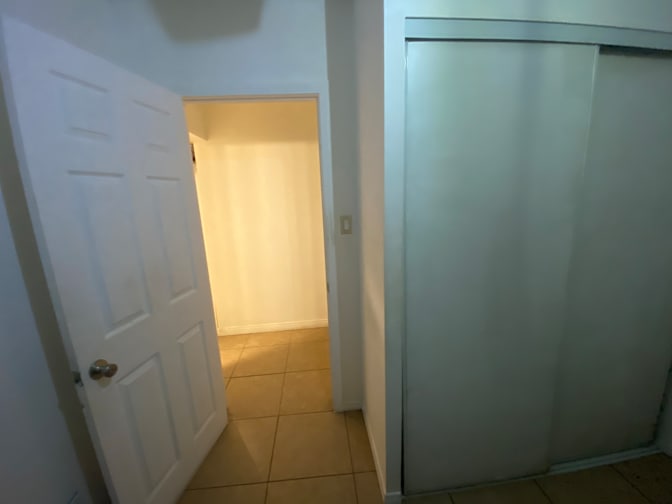 Eljey's room