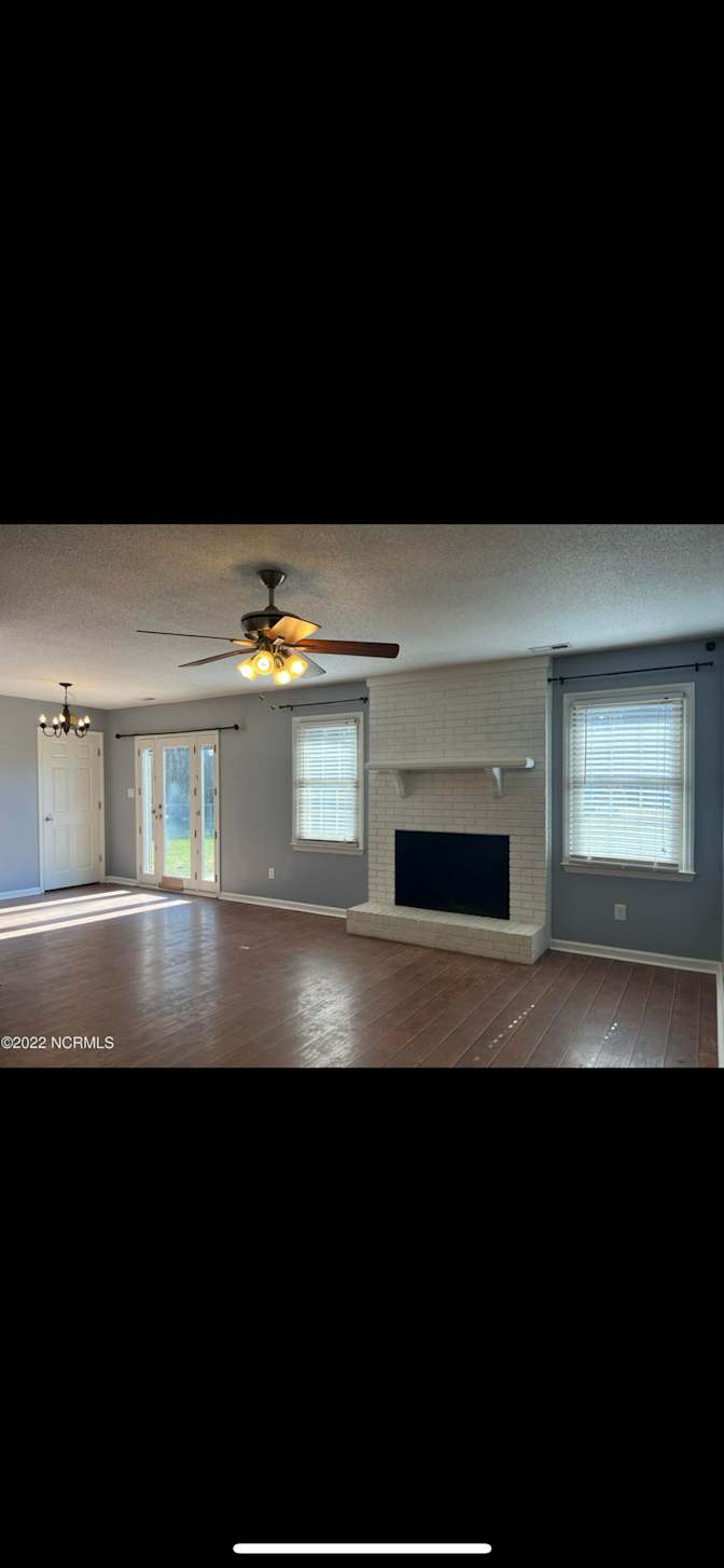 Efrain's room