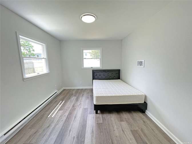 Raife Ding's room
