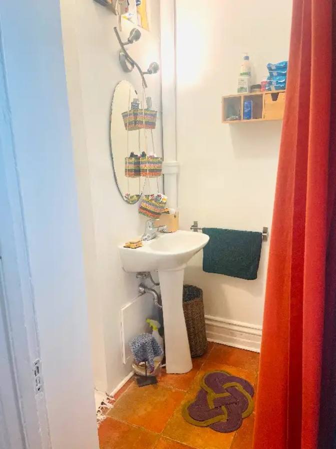 Marj (she/her/elle)'s room