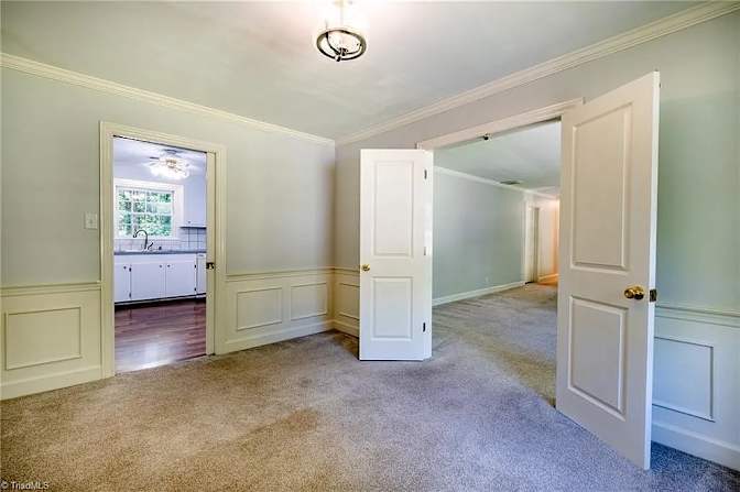 Alcove Rooms's room