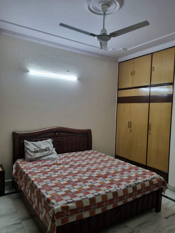 Garry's room