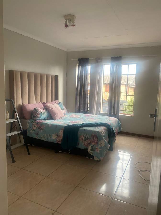 Nontobeko's room