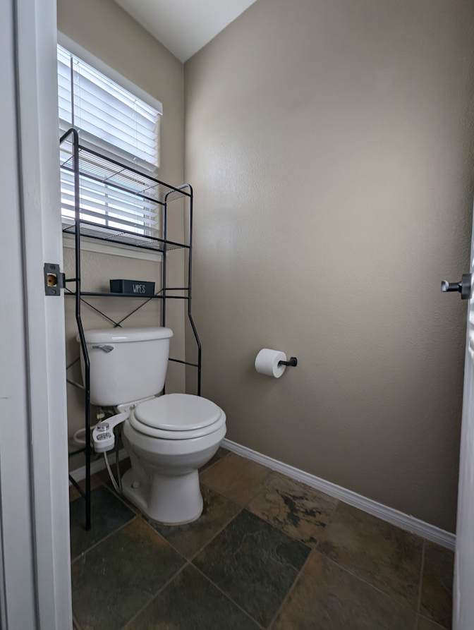 Room Available's room