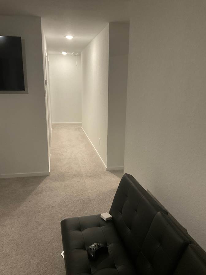 Luis's room