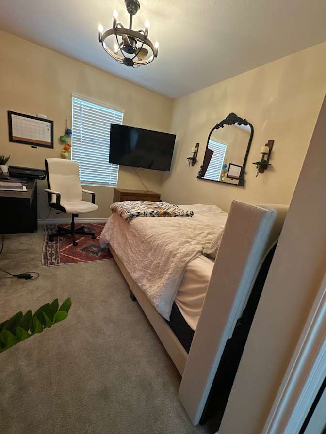 Carolynne's room