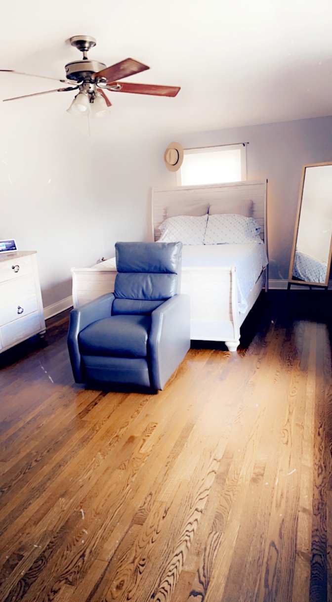 Sandy's room