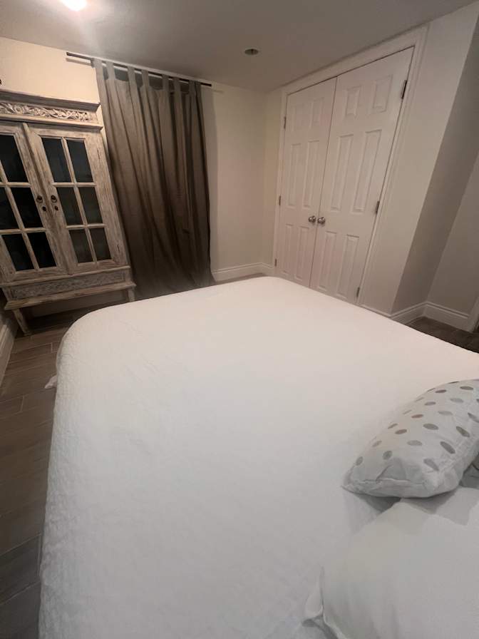 V Larissa's room