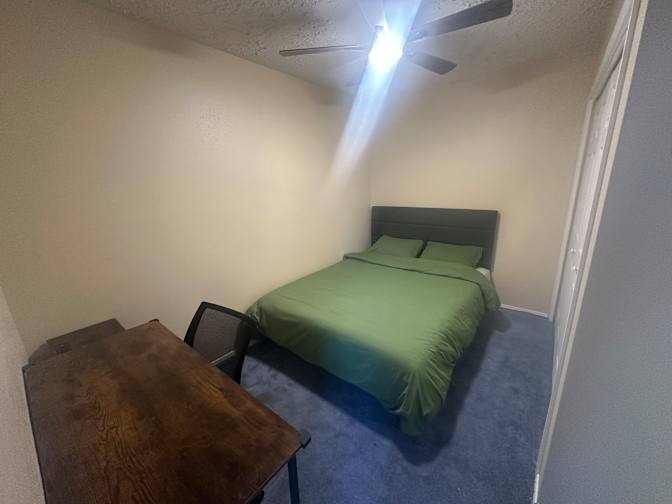 Lambert Guo's room