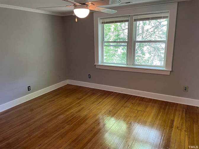 Alcove Rooms's room