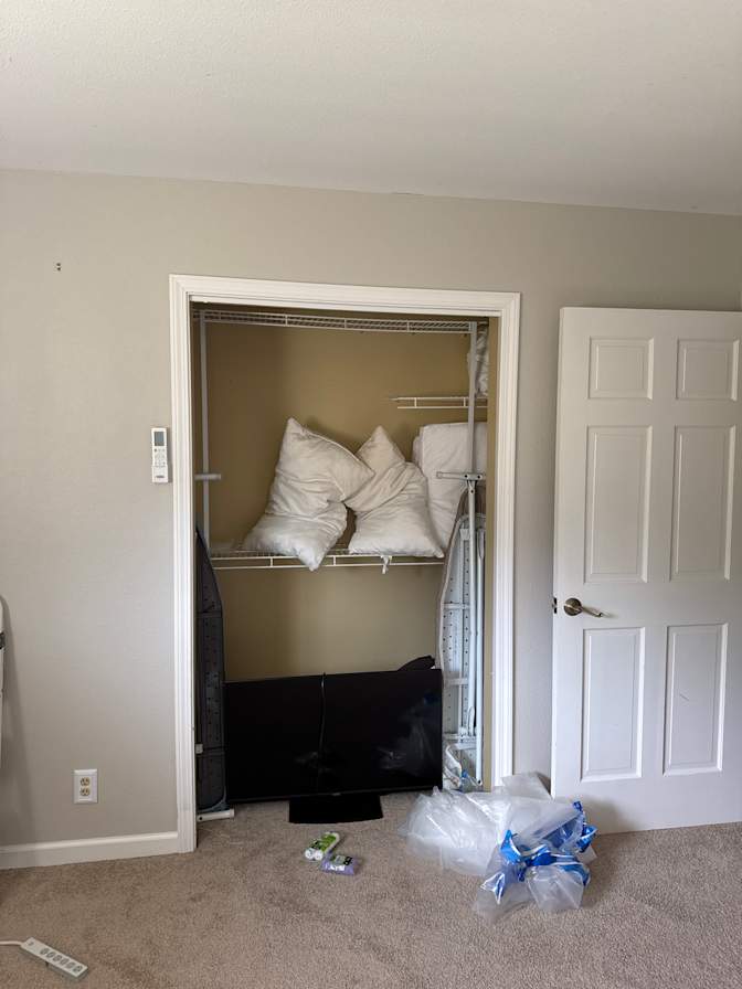 BOBBIE's room