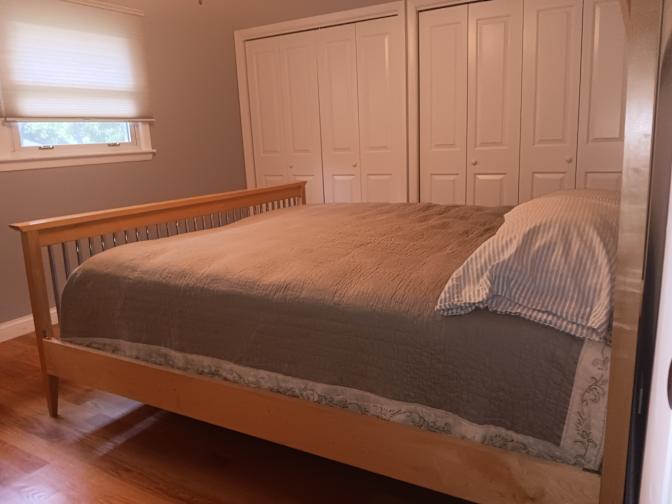 Earl Feldman's room