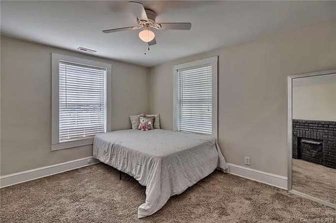 Alcove Rooms's room
