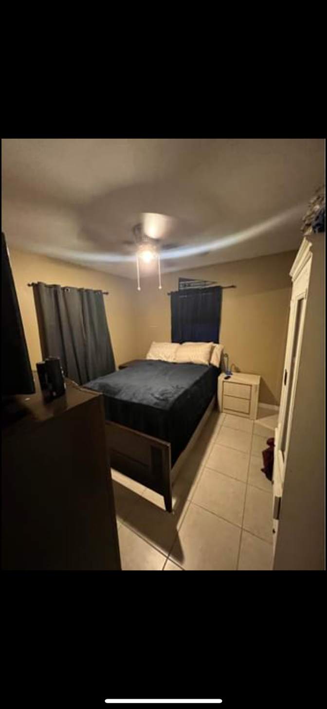 Joanne Mcmeekin's room