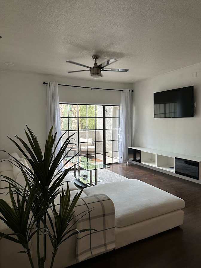 Linda R's room