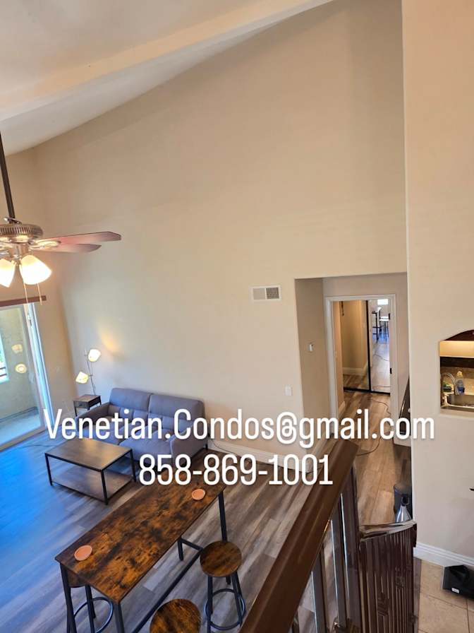 Venetian Condos's room