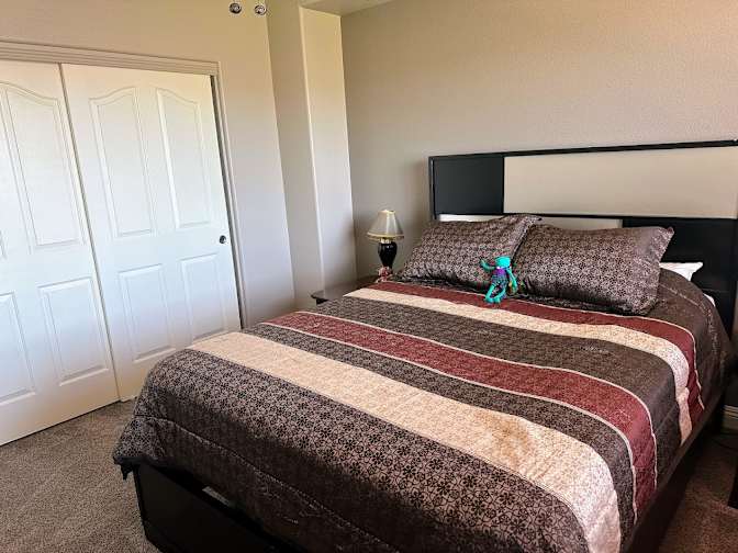 Elizabeth Tarachand's room